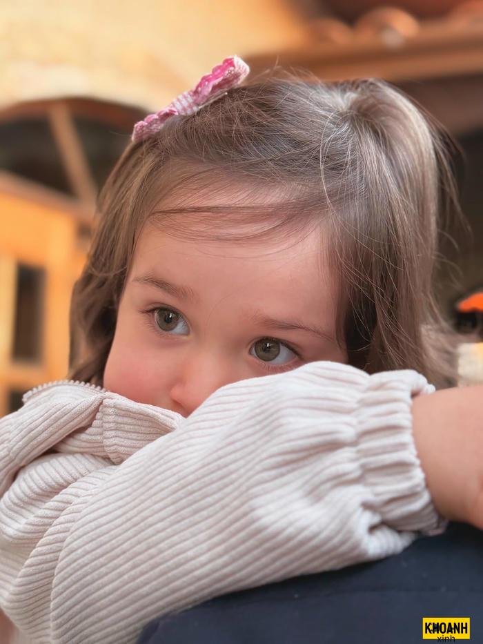 ảnh bé gái cute xinh mịn