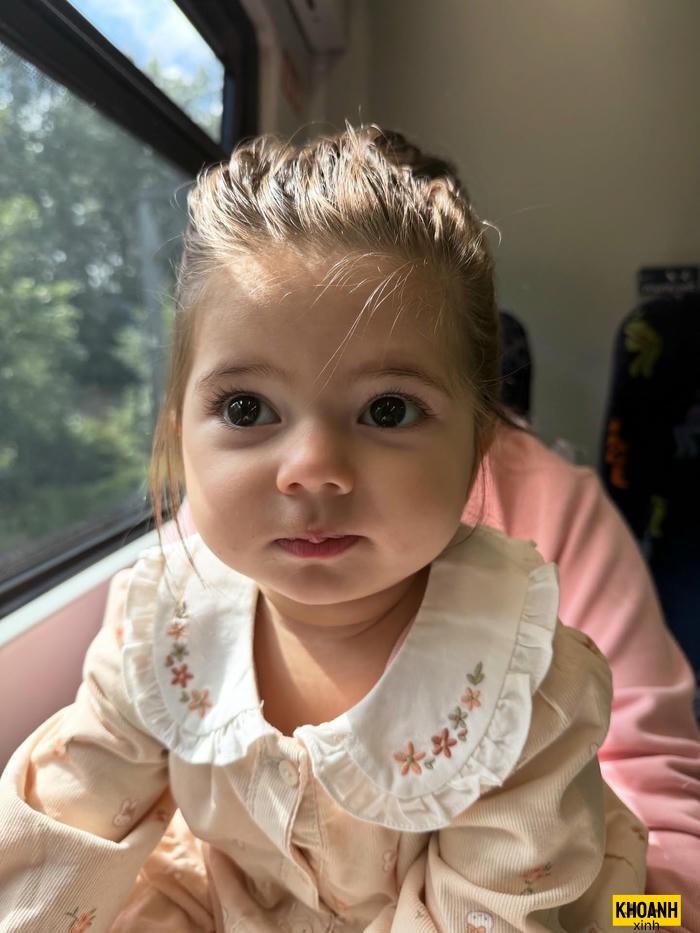 ảnh bé gái cute xinh thơ