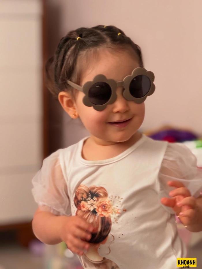 ảnh bé gái cute xinh tươi