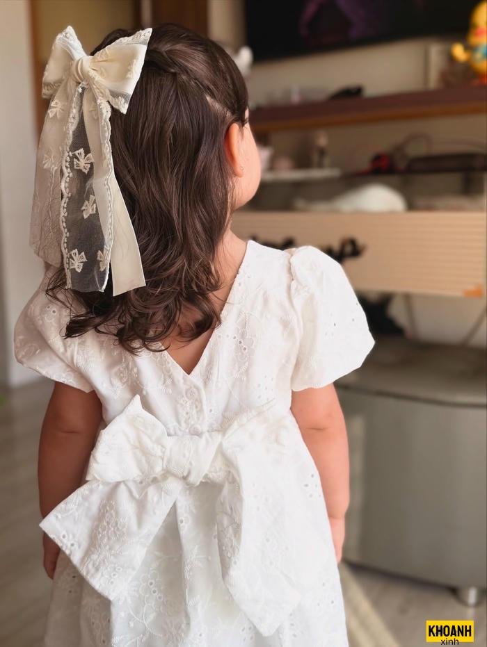 ảnh bé gái xinh nét