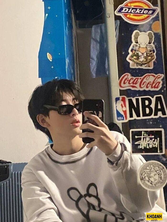 ảnh đẹp trai đeo kính