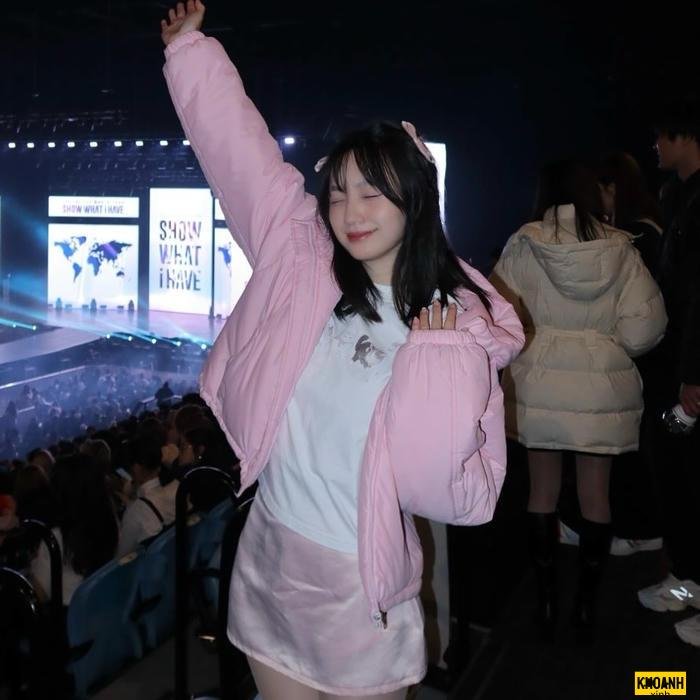 ảnh gái xinh 2k3 tóc ngang vai phong cách 4k