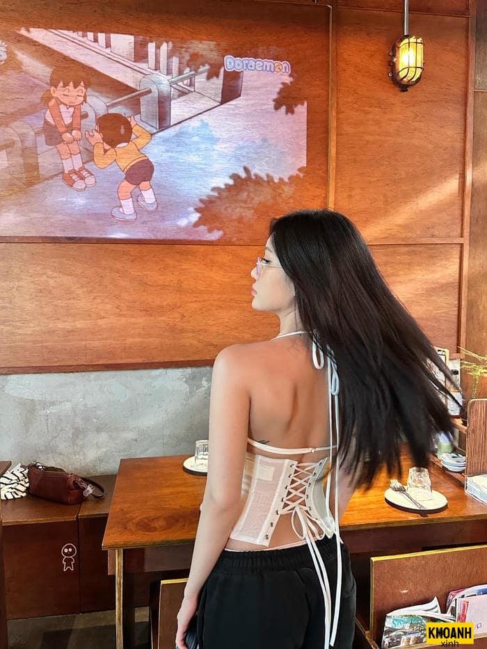 ảnh gái xinh body cực nét từ phía sau hd