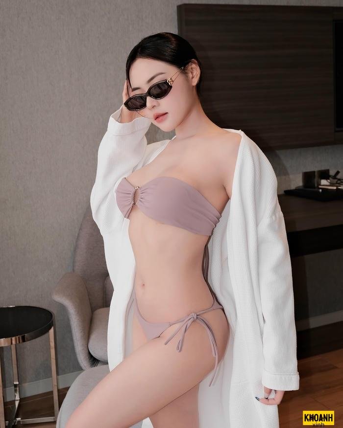 ảnh gái xinh đeo kính 4k siêu nét