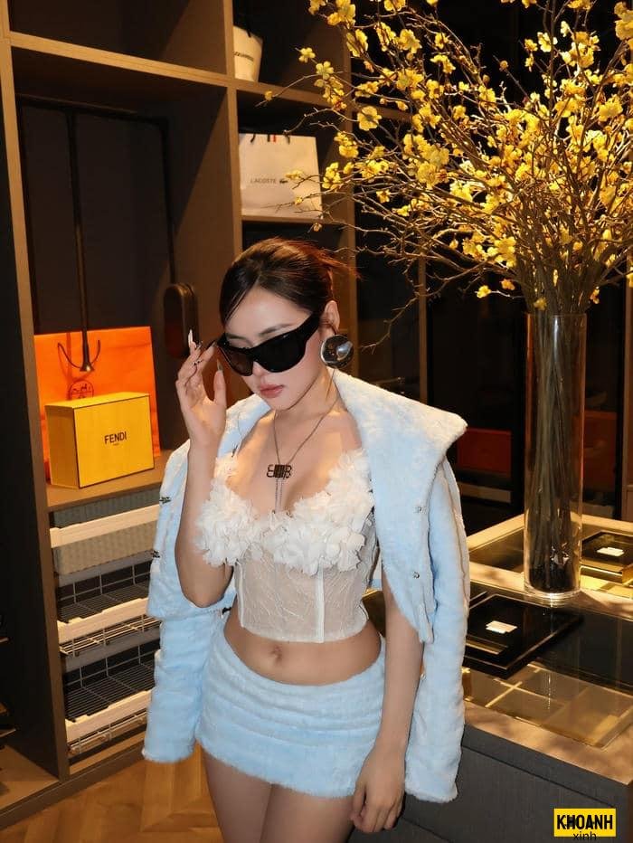 ảnh gái xinh đeo kính râm