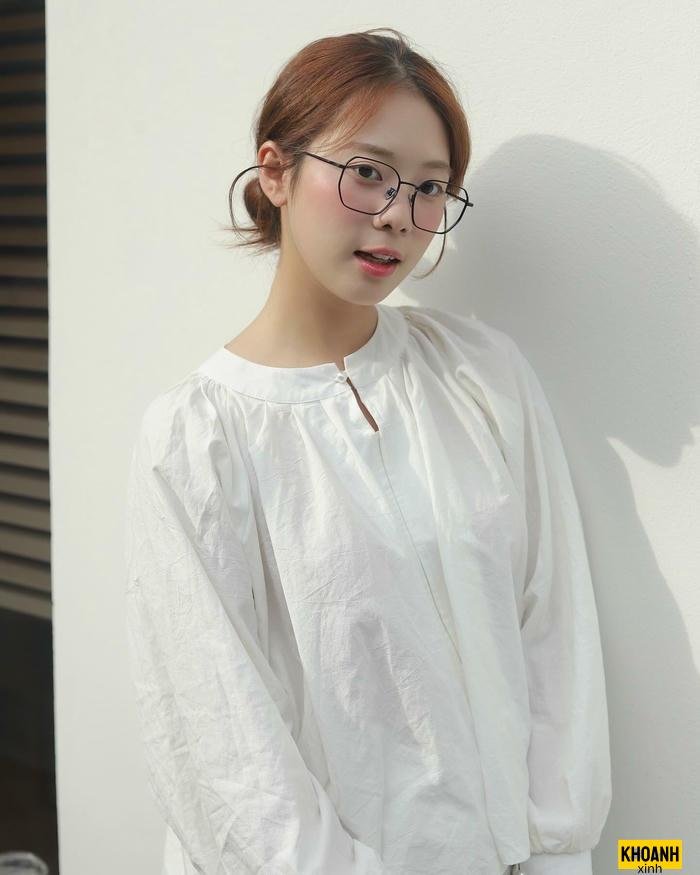 ảnh gái xinh đeo kính
