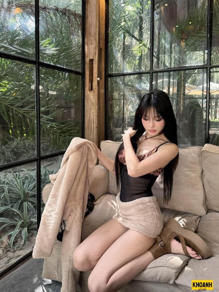 ảnh gái xinh mặc váy ngắn tinh tế 4k