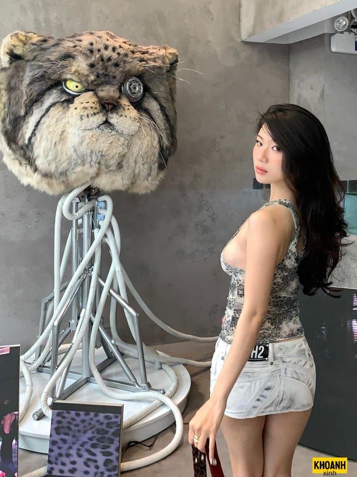 ảnh gái xinh mông to vay ngan