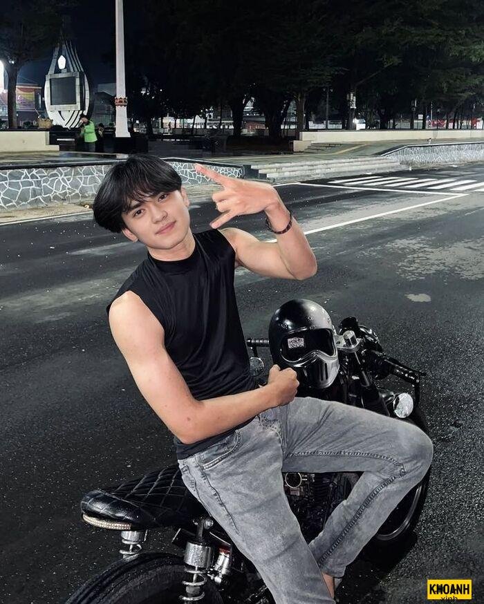 ảnh nam đẹp trai che mặt