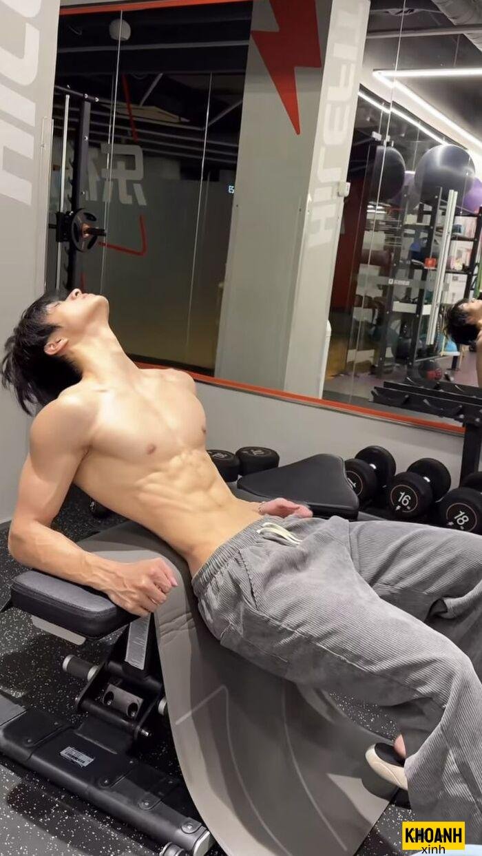 ảnh trai đẹp 6 múi thể thao gym