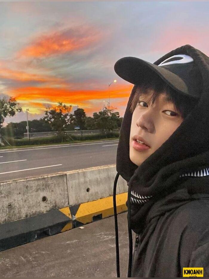 ảnh trai đẹp Trung Quốc góc nghiêng ngầu