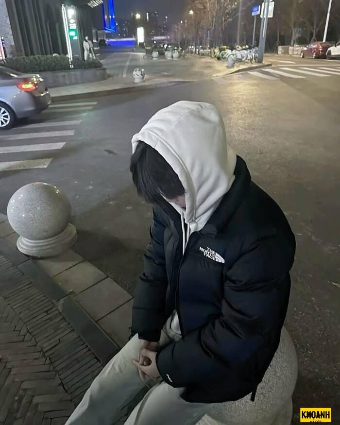 ảnh trai đẹp che mặt tone trầm siêu ngầu