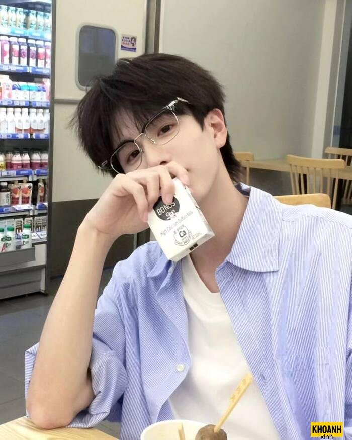 ảnh trai đẹp đeo kính chất full