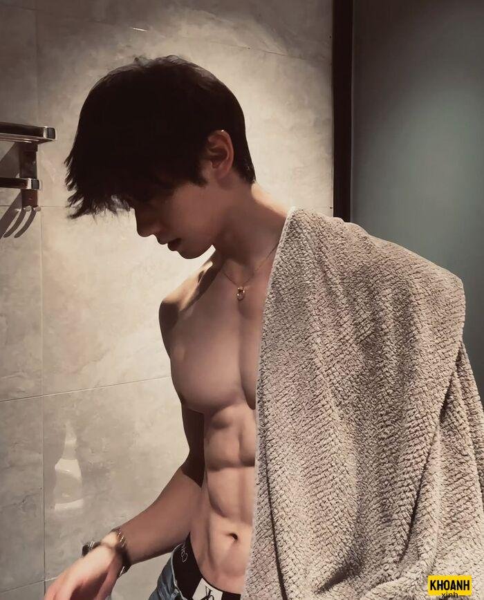 ảnh trai đẹp sáu múi săn chắc