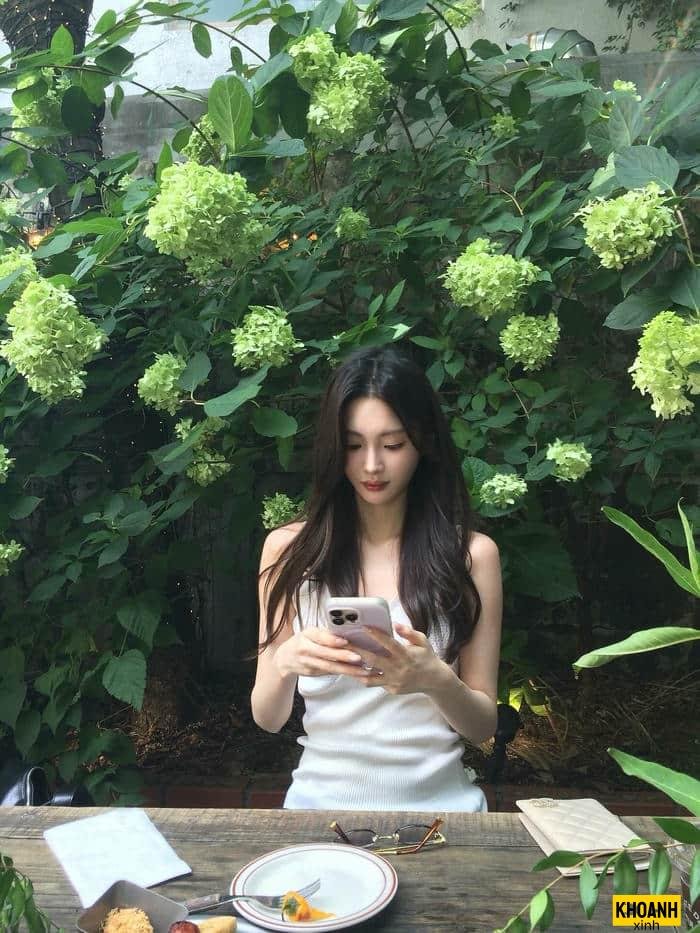 chân dung gái xinh buồn 4k