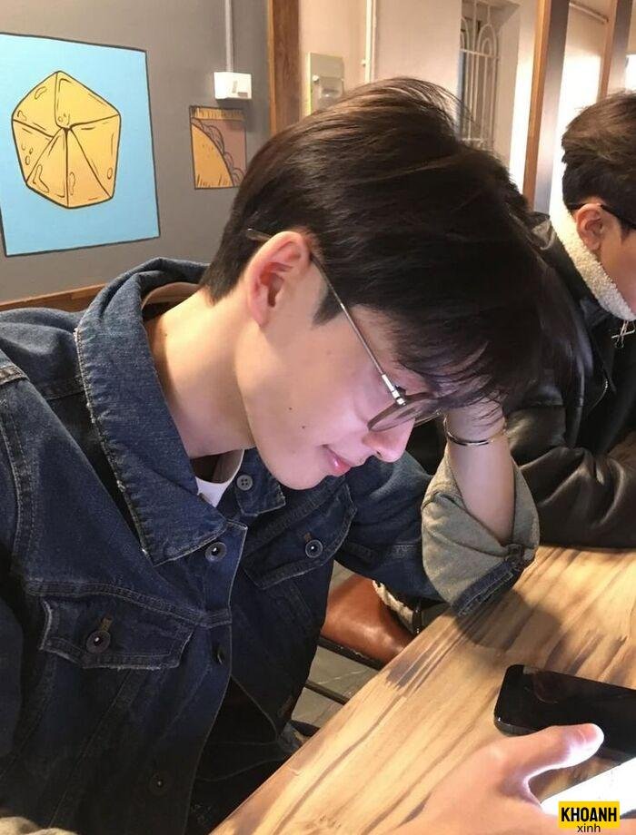 hình ảnh bé trai 14 tuổi dễ thương đời thường