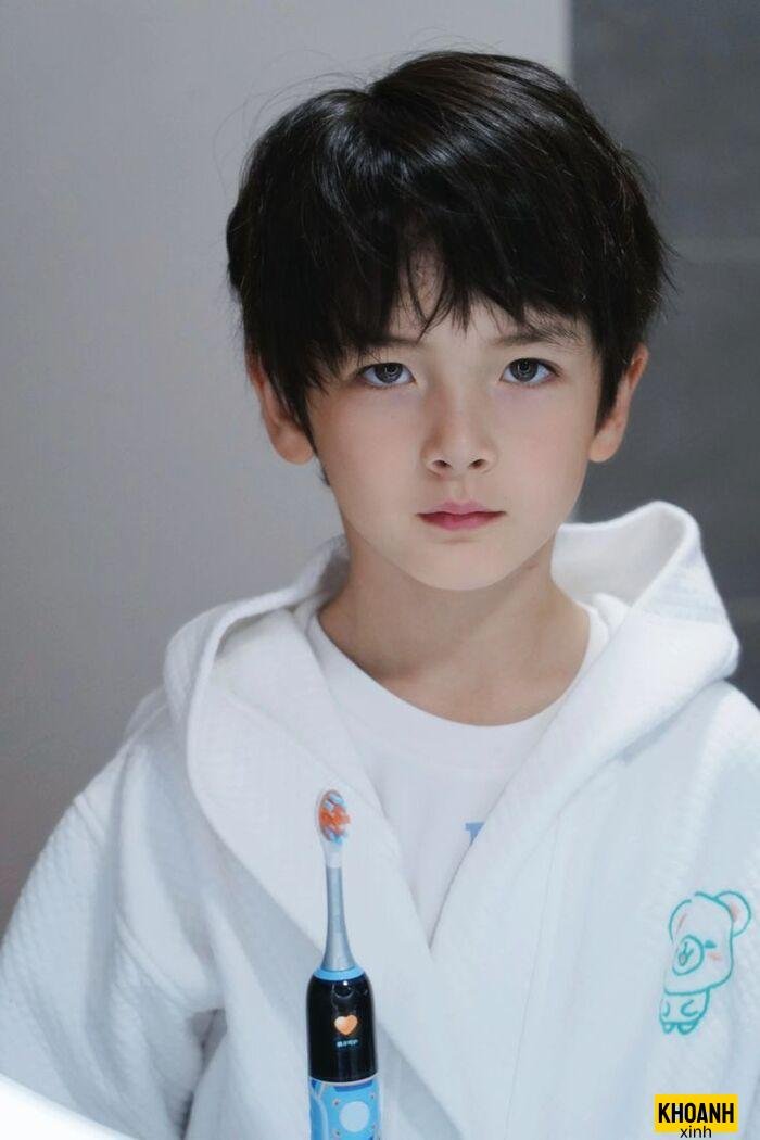 hình ảnh bé trai đẹp 4s full