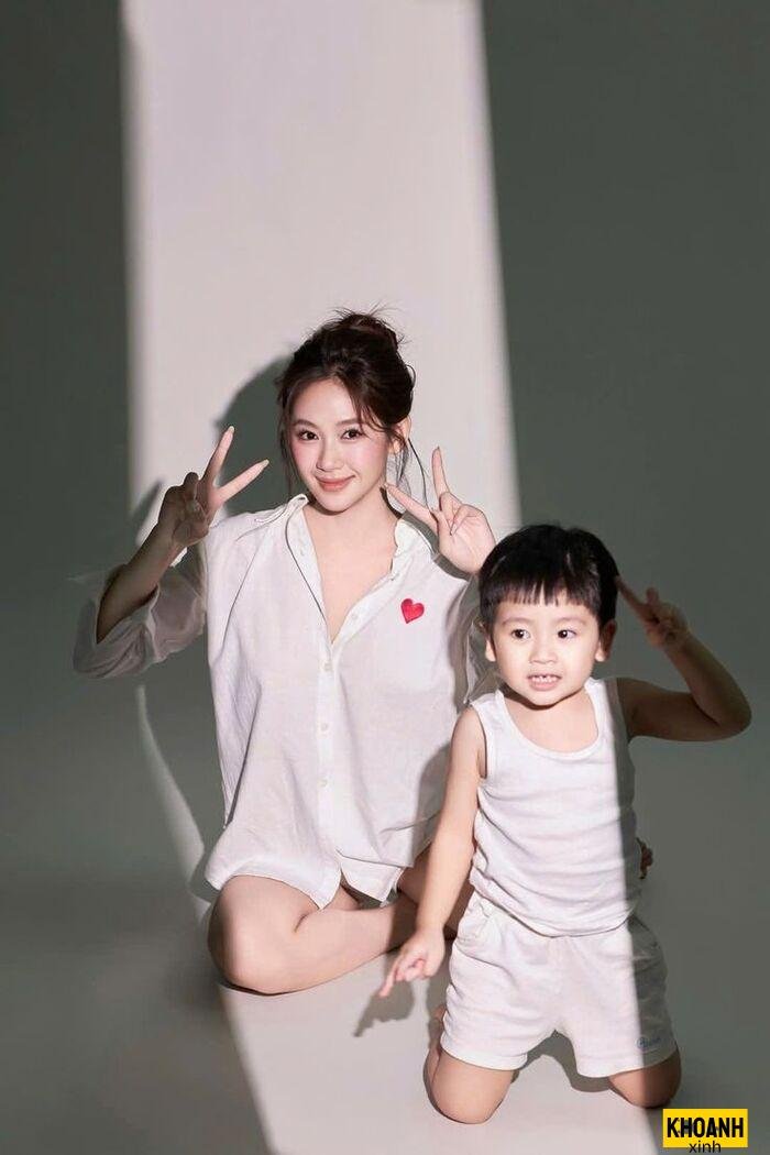 hình ảnh mẹ và con trai đẹp 4d
