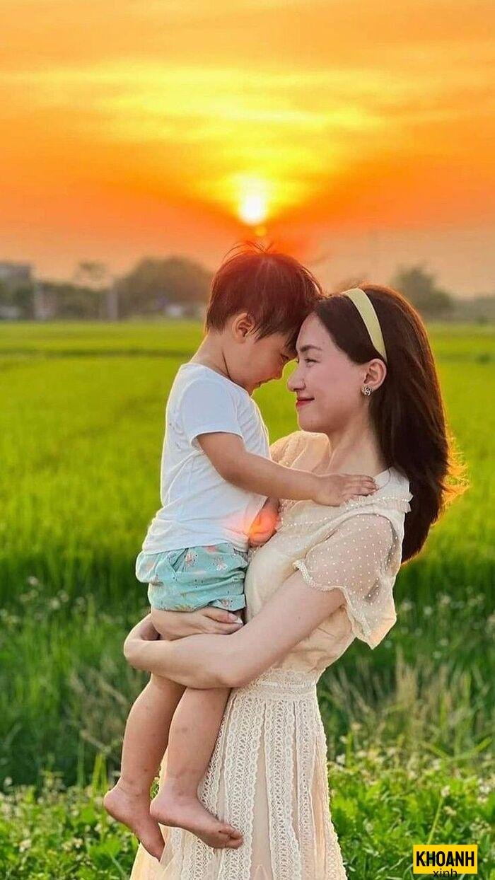 hình ảnh mẹ và con trai đẹp hd full