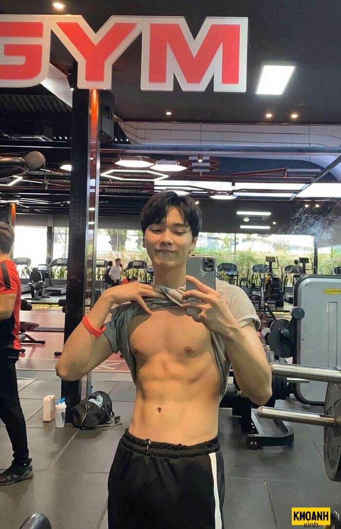 hình ảnh trai đẹp 6 múi Việt Nam cơ bắp