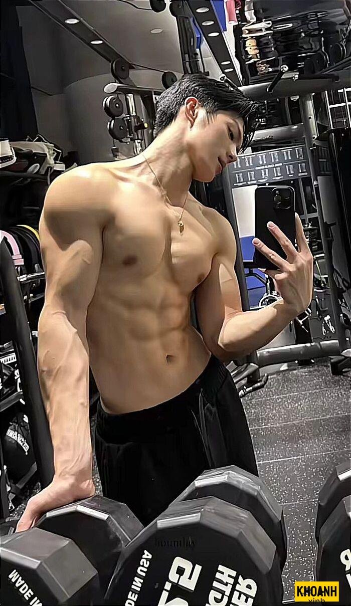 hình ảnh trai đẹp 6 múi Việt Nam cuốn hút