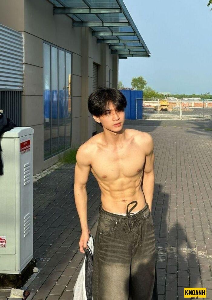 hình ảnh trai đẹp 6 múi Việt Nam năng động