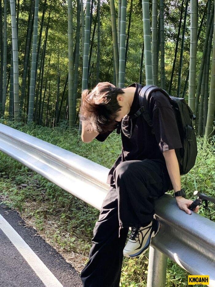 hình ảnh trai đẹp giấu mặt ngầu