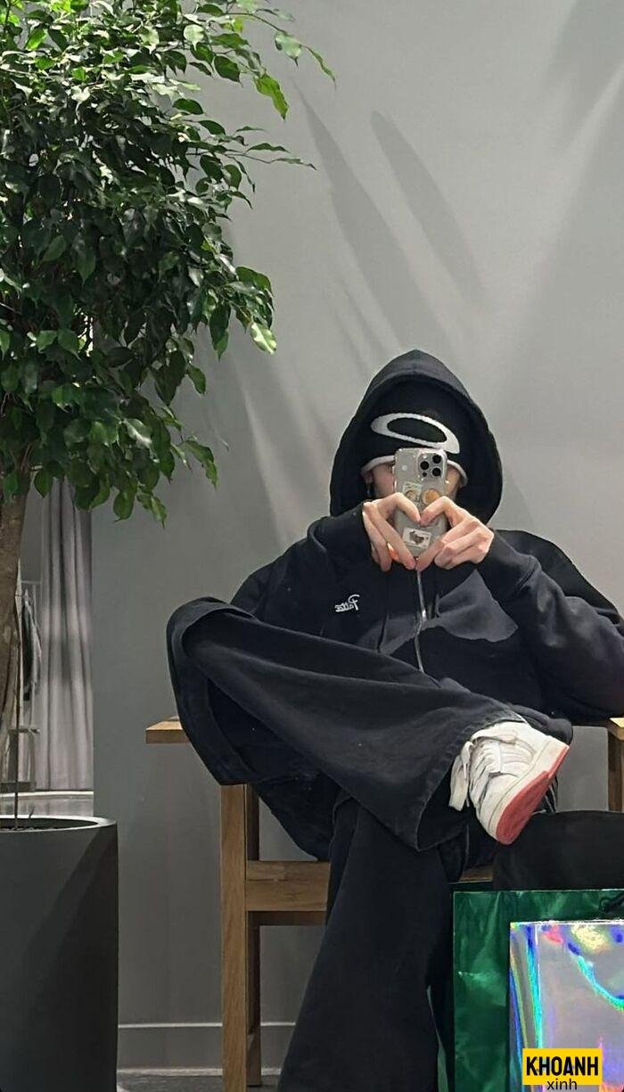 hình ảnh trai đẹp giấu mặt phong cách tối giản