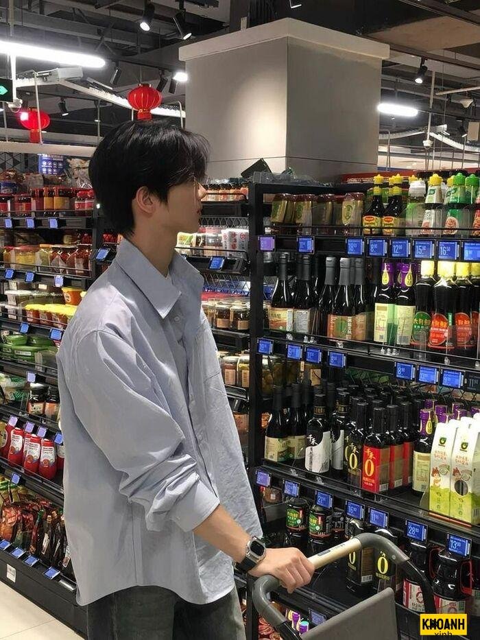 hình ảnh trai đẹp giấu mặt trầm tính