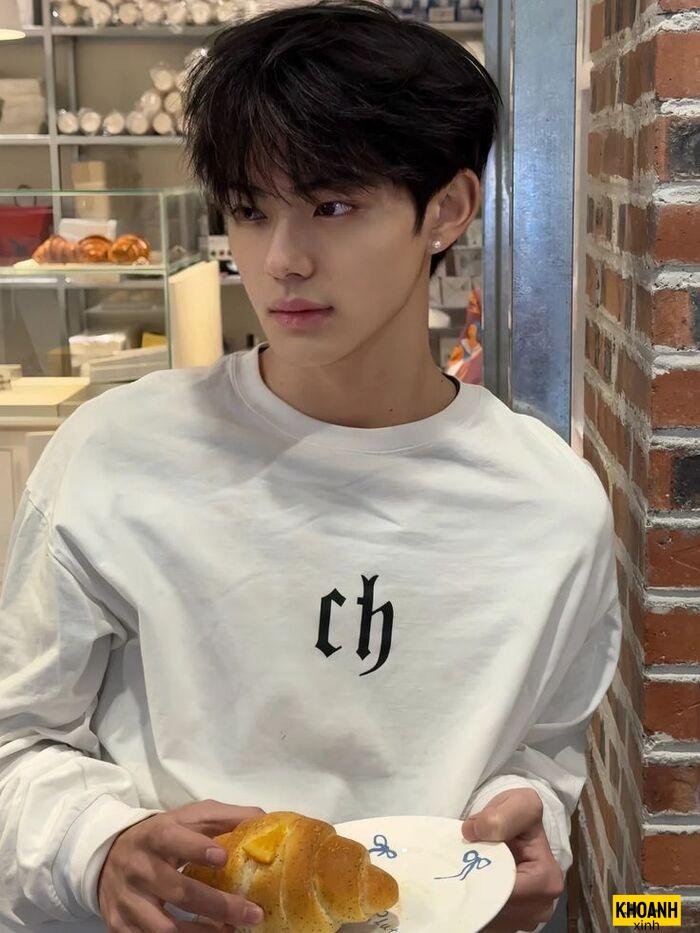 hình ảnh trai đẹp street style trầm ngầu