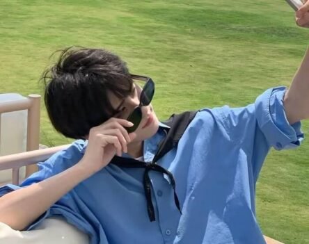 100+ Ảnh trai đẹp đeo kính từ tri thức đến lạnh lùng