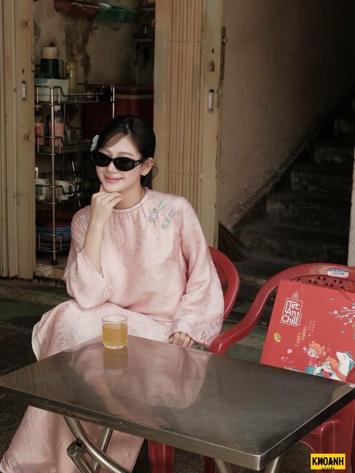 quý cô đeo kính sang chảnh