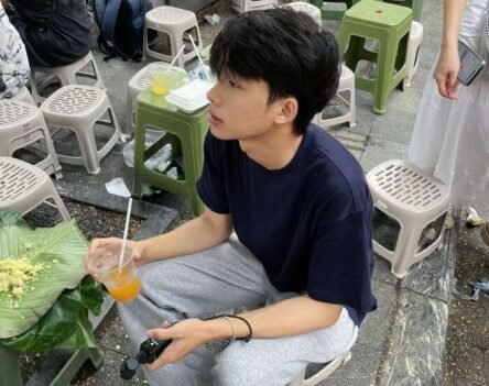 Bộ sưu tập ảnh trai đẹp 14 tuổi học đường, nụ cười tỏa nắng