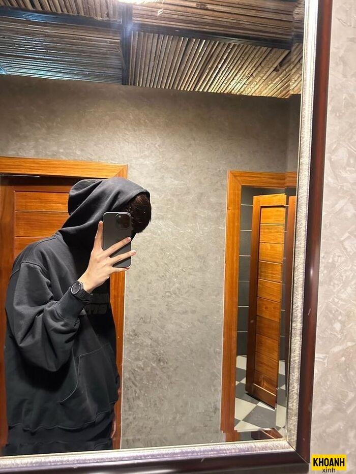 trai đẹp che mặt áo hoodie