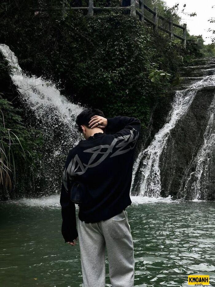 trai đẹp che mặt cuốn hút