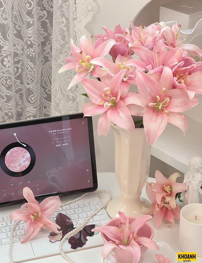 bình hoa ly trang trí