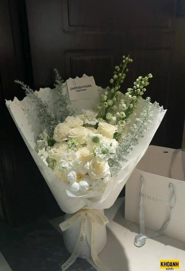 hoa hồng trắng lung linh