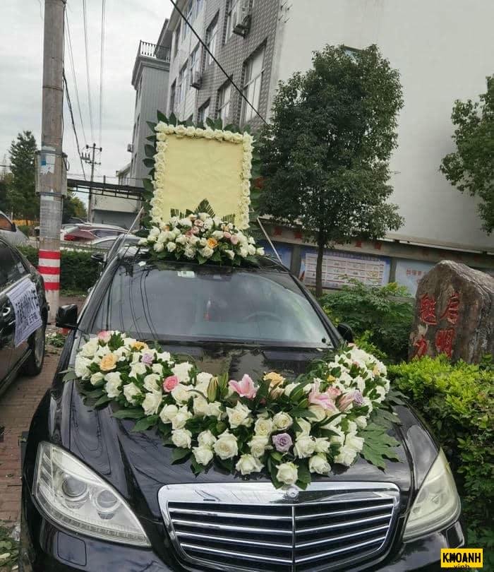 hoa tang lễ thành kính