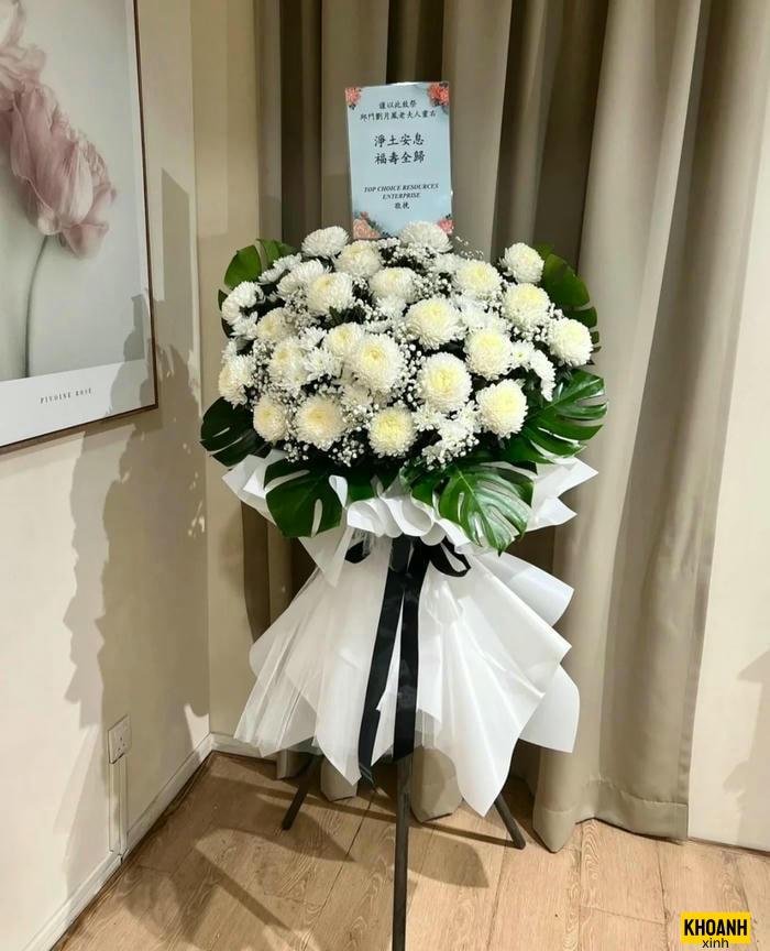 kệ hoa chia buồn lớn