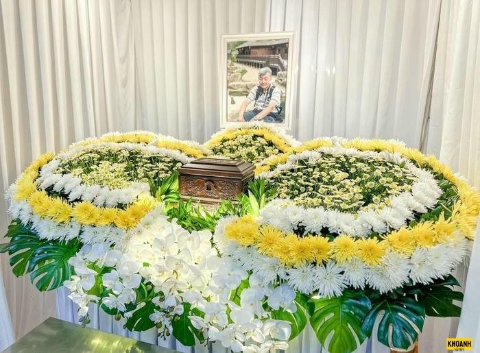 vòng hoa tang kiểu mới